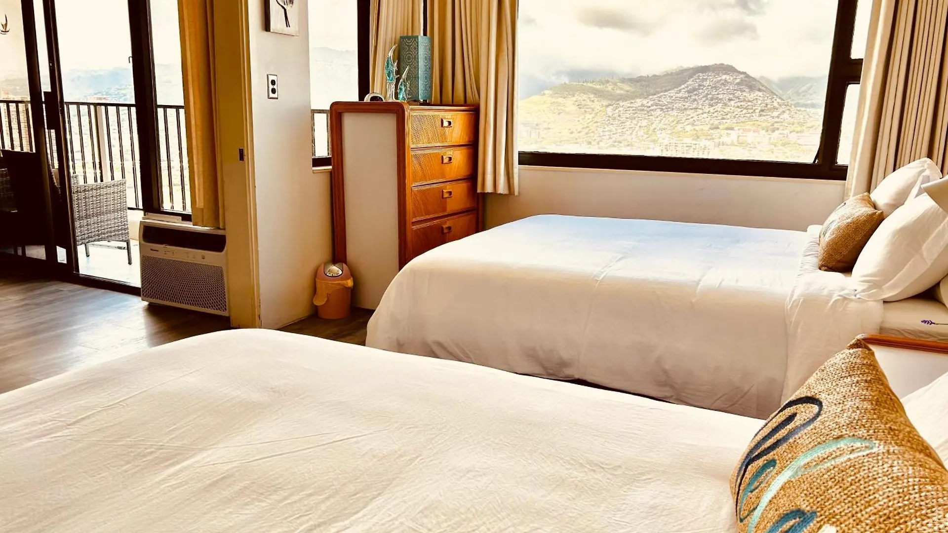 French Banyan Hotel Honolulu 4*,  USA
